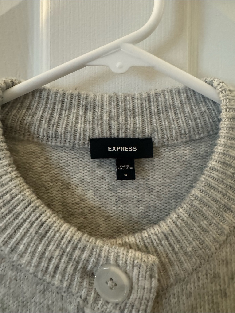 Express Light Gray Button-Front Cropped Cardigan - Picture 2 of 3